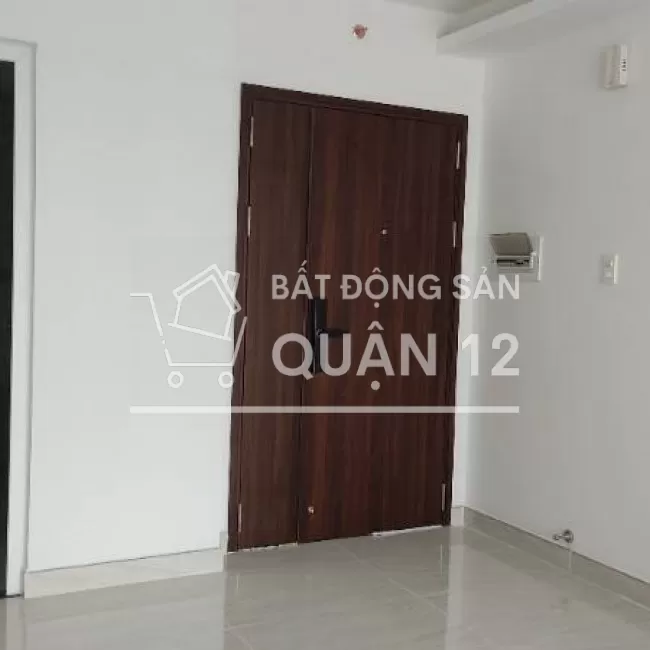 Căn hộ cao cấp, tầng cao, view đẹp, hai phòng ngủ và hai nhà vệ sinh. 