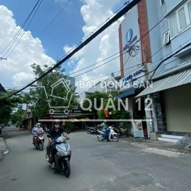CẦN BÁN GẤP CĂN NHÀ BÊN VƯỜN LÀI Q12 SHR