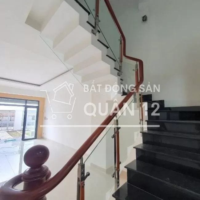 Nhà mới xây chưa ở, đường Tô Ngọc Vân, 1 trệt 3 lầu cực đẹp thoáng mát
