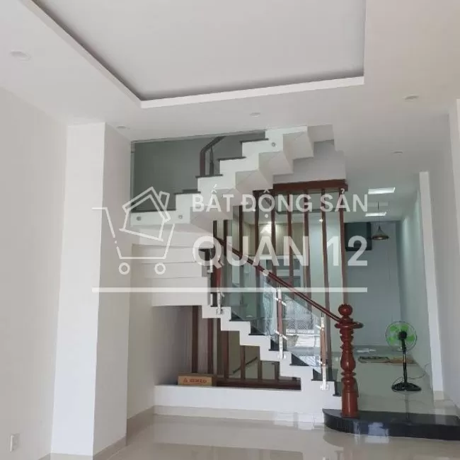 Nhà mới xây chưa ở, đường Tô Ngọc Vân, 1 trệt 3 lầu cực đẹp thoáng mát