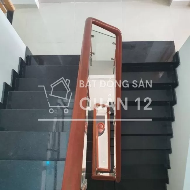 Nhà mới xây chưa ở, đường Tô Ngọc Vân, 1 trệt 3 lầu cực đẹp thoáng mát