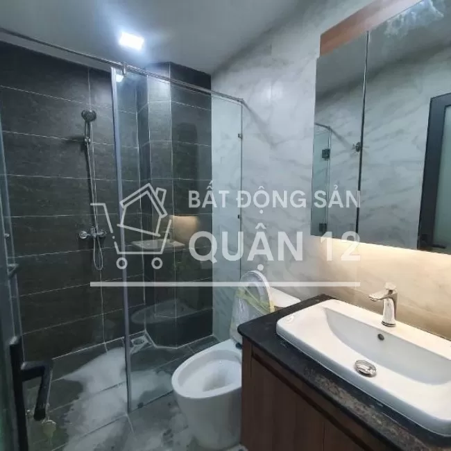 Nhà mới xây chưa ở, đường Tô Ngọc Vân, 1 trệt 3 lầu cực đẹp thoáng mát