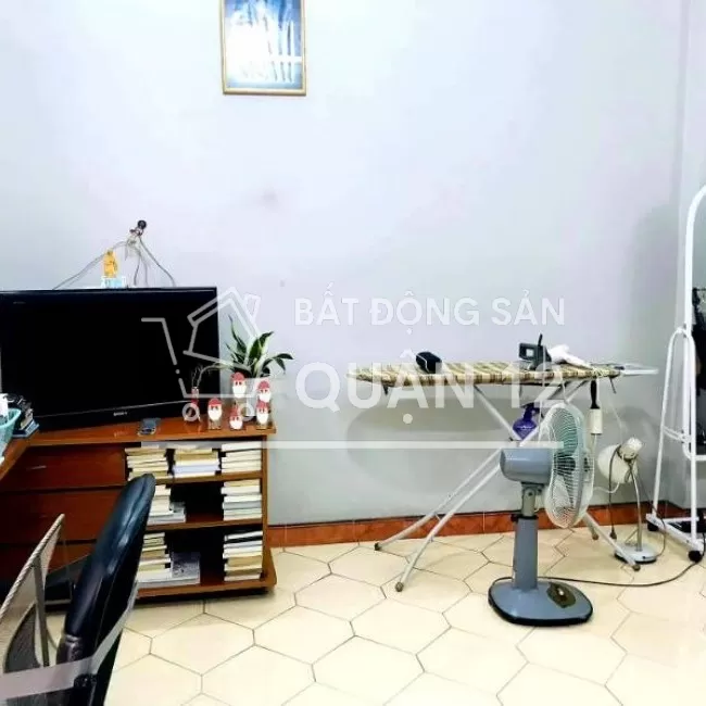 Bán gấp nhà hẻm ô tô Nguyễn Văn Quá, 80m2, 2 tầng 4.85 tỷ