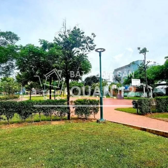Bán gấp nhà hẻm ô tô Nguyễn Văn Quá, 80m2, 2 tầng 4.85 tỷ