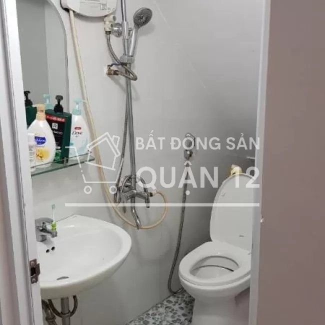 Bán gấp nhà gần chợ Đông Thạnh, gần Lê Văn Khương, Quận 12