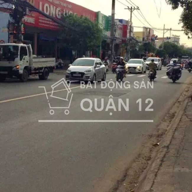 Bán Nhà DT;4m x 20m= 78m2. 1trệt lủng 3 lầu, phường hiệp thành Q12