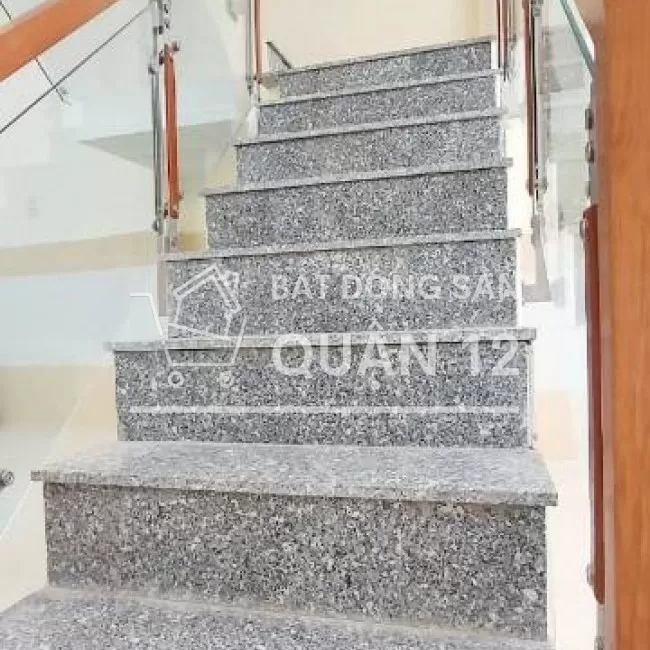 Nhà mới hẻm xe hơi vị trí tôt gần nhiều tiện ích mà giá lại tốt 