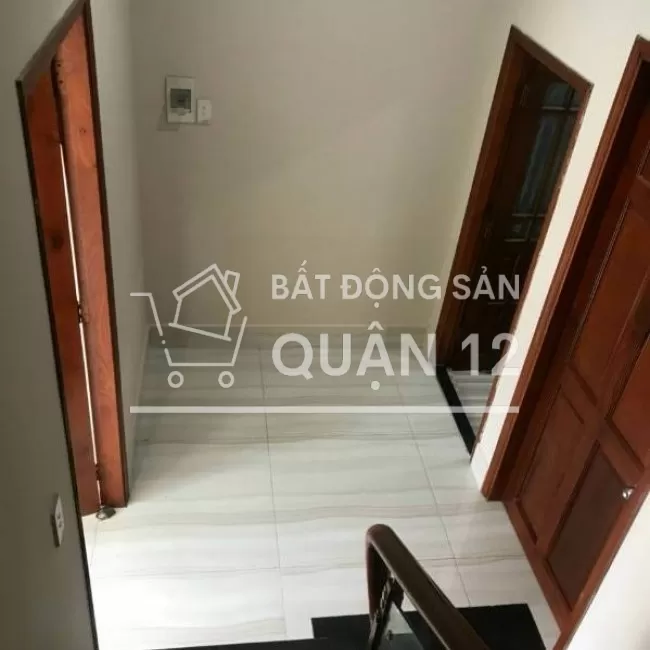 Bán nhà SHR ở TL22,gần ngã tư ga Q12. Ngang 5m,hẻm ô tô tới nhà. 