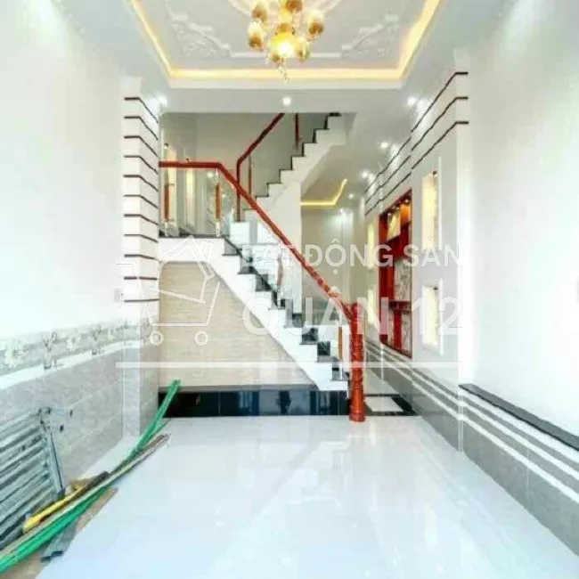 Siêu phẩm nhà đẹp , 48m2 sàn , xây 3 lầu gần 200m2 SD 5 phòng ngủ 3 WC ,Lâm thị hố Q12 0933944419