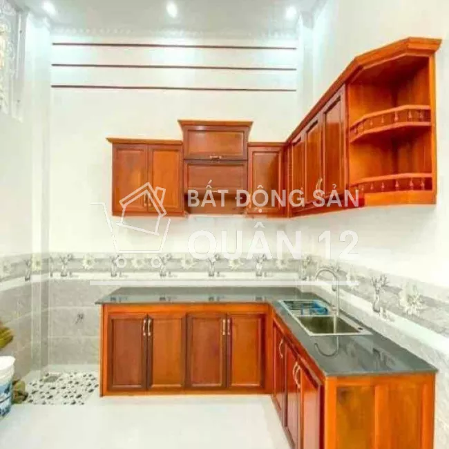 Siêu phẩm nhà đẹp , 48m2 sàn , xây 3 lầu gần 200m2 SD 5 phòng ngủ 3 WC ,Lâm thị hố Q12 0933944419